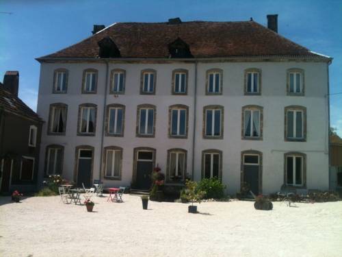 Chateau Melay : Chambres d'hotes/B&B proche de Vernois-sur-Mance
