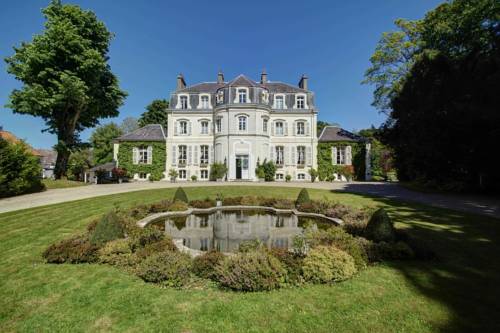 Najeti Hôtel Château Cléry : Hotel proche de Hesdigneul-lès-Boulogne
