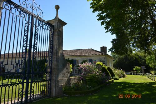 Les Loges du Manoir : Hebergement proche de Saint-Jean-du-Bouzet