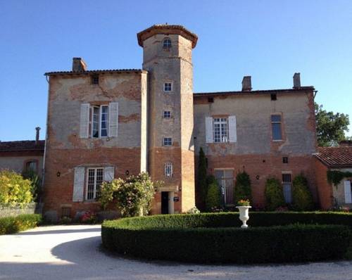 Chateau de Thegra : Chambres d'hotes/B&B proche de Lavalette