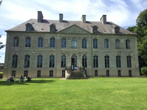 Château de Couin : Chambres d'hotes/B&B proche de Bayencourt