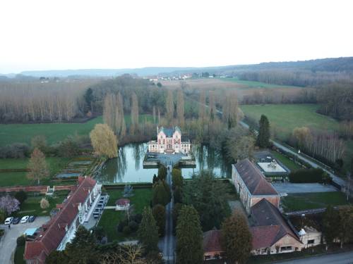 Chateau de Quesmy : Chambres d'hotes/B&B proche de Golancourt