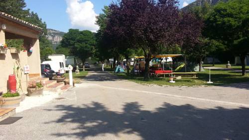 camping du lac : Hebergement proche d'Angles
