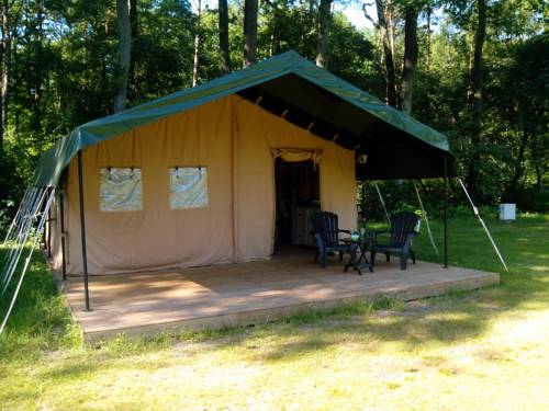 Safari tent at Minicamping Chateau de Satenot : Hebergement proche de Saint-Seine
