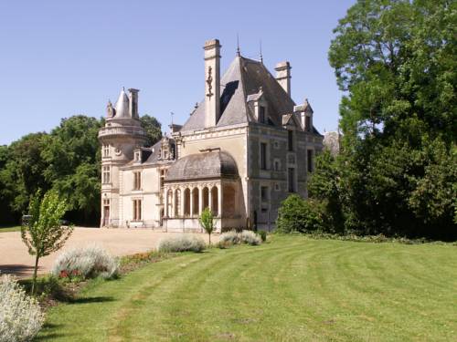 Château de la Court d'Aron : Chambres d'hotes/B&B proche de La Jonchère