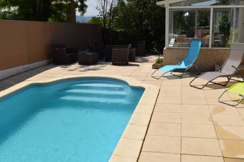 Maison de vacances avec piscine et cinéma privé : Hebergement proche de La Fare-les-Oliviers