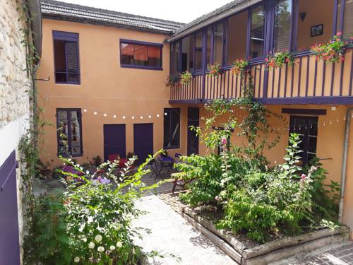Chambres d'hotes Les Coutas : Chambres d'hotes/B&B proche d'Accolay