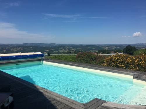 Maison avec piscine et vue panoramique : Hebergement proche de Saint-Viance