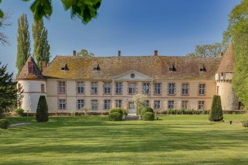 Château Cour Senlisse : Hotel proche de Senlisse