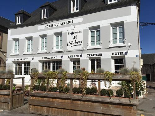 Hôtel Restaurant Le Paradis : Hotel proche de Saint-Symphorien-des-Bruyères