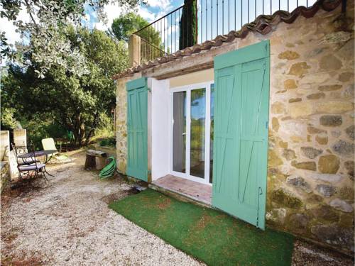 One-Bedroom Holiday Home in Peypin D'Aigues : Hebergement proche de Peypin-d'Aigues