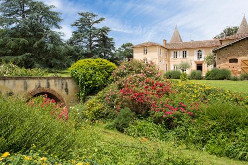 Saint-Lary-Soulan Chateau Sleeps 21 Pool WiFi : Hebergement proche de Saramon