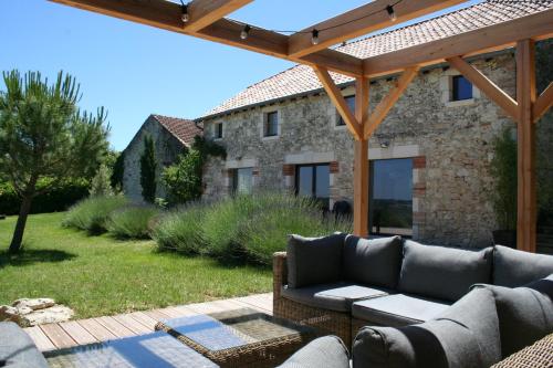 Miramont-de-Quercy Villa Sleeps 8 Pool WiFi : Hebergement proche de Saint-Amans-de-Pellagal