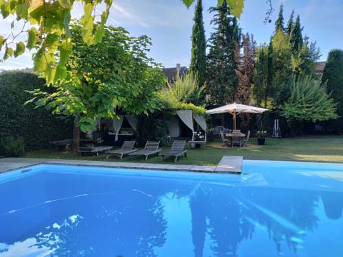 Maison de charme - Centre-ville avec piscine et parking : Hebergement proche de Cahors