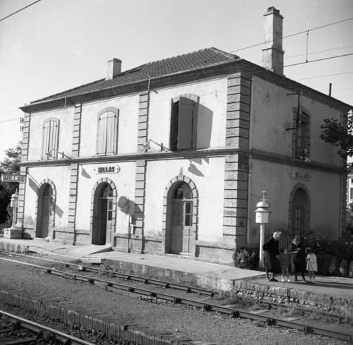 La Gare De Millas : Chambres d'hotes/B&B proche de Pézilla-la-Rivière