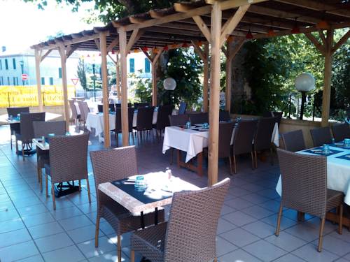 Hotel Restaurant La Terrasse : Hotel proche de Mont-de-Marsan