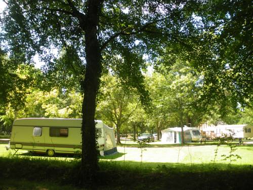 Camping Paradis Nature : Hebergement proche de Méry-ès-Bois