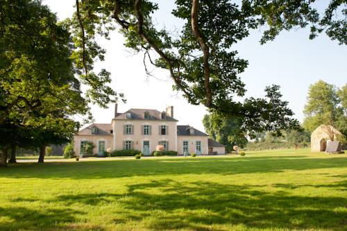 Château Du Pin - Les Collectionneurs : Chambres d'hotes/B&B proche de Saint-Uniac