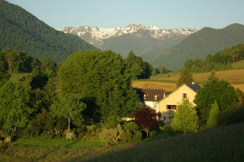 Gites Vallée d'Ossau - Les Jardins du Cot : Hebergement proche de Sainte-Colome