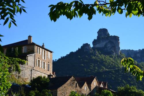 Ermitage de Peyreleau : Chambres d'hotes/B&B proche de La Roque-Sainte-Marguerite
