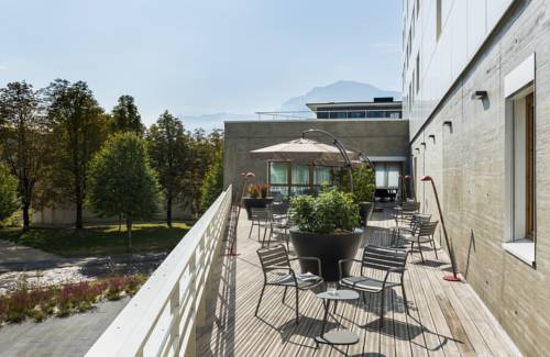 Okko Hotels Grenoble Jardin Hoche : Hotel proche
