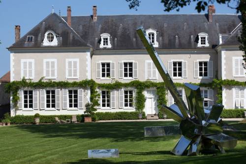 Chateau De La Resle - Design Hotels : Chambres d'hotes/B&B proche de Montigny-la-Resle