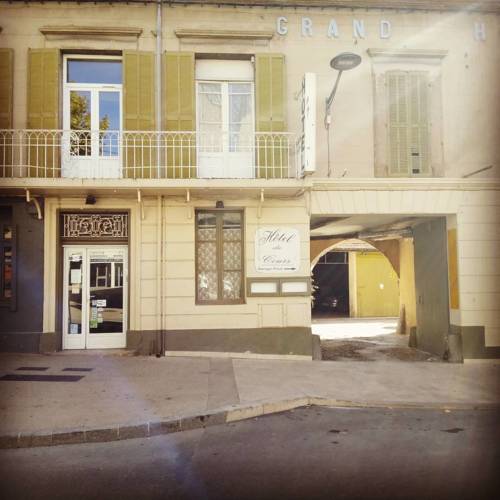 Hôtel Du Cours : Hotel proche de Pertuis