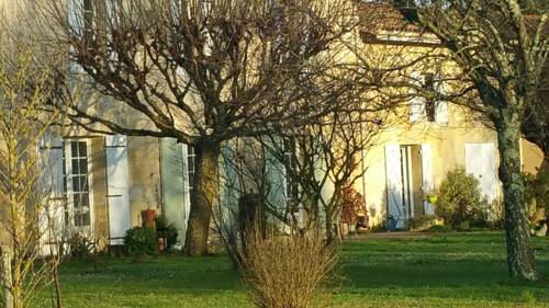 Gîte entre Bordeaux et Saint-Emilion : Maisons de vacances proche de Naujan-et-Postiac