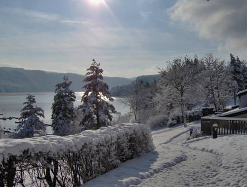 VVF Jura Lac de Vouglans : Villages vacances proche de Leschères