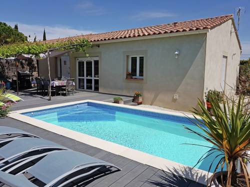 Beautiful Villa in the Vineyard Village of Tavel with Pool : Villas proche de Saint-Geniès-de-Comolas