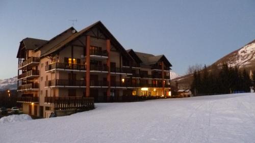 Résidence Les Ecrins : Appart'hotels proche de La Bâtie-Neuve