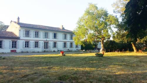 Domaine de Sandreau (fin XIXème siècle) : B&B / Chambres d'hotes proche de Pradère-les-Bourguets