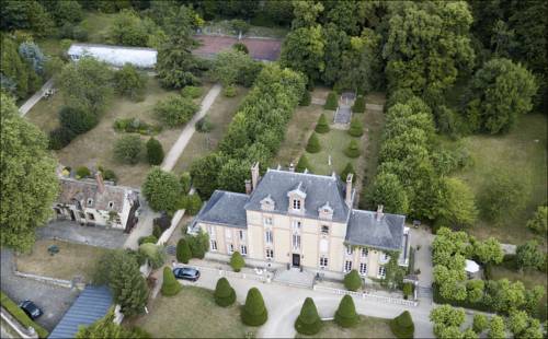Château Rouillon d'Allest : Maisons d'hotes proche de Blandy