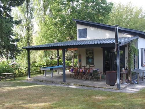 Modern Holiday Home in St Honor Les Bains near Forest : Maisons de vacances proche de La Nocle-Maulaix