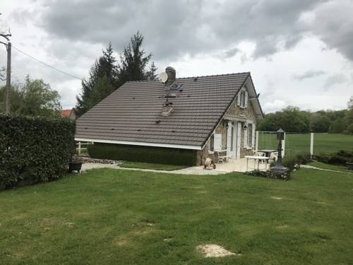 Gite de L'Hirondelle : Maisons de vacances proche de Montigny-lès-Condé
