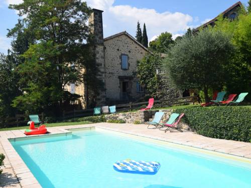 Exotic Holiday Home in Ard che with Swimming Pool : Maisons de vacances proche de Saint-Cirgues-de-Prades
