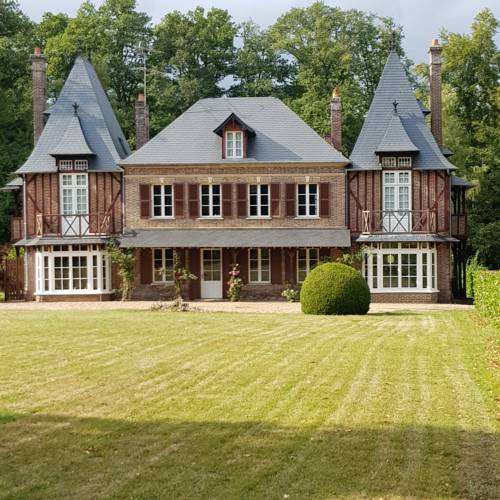 Manoir du Chambellan : Maisons de vacances proche de Le Roncenay-Authenay