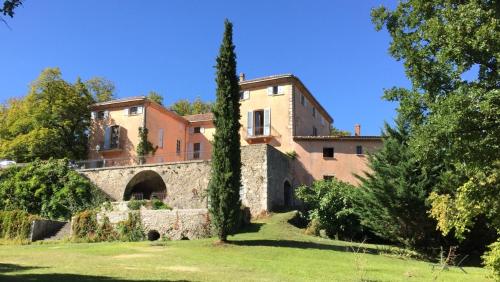 Château de la Cazette : B&B / Chambres d'hotes proche de Sisteron