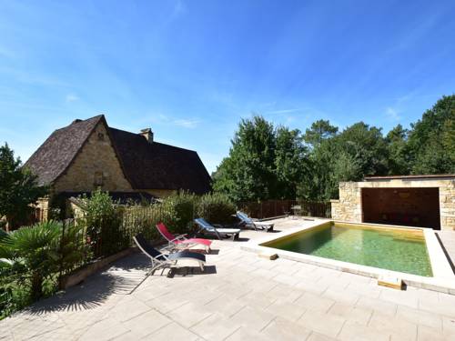Luxurious Holiday Home in Domme with Swimming Pool : Maisons de vacances proche de Saint-Aubin-de-Nabirat