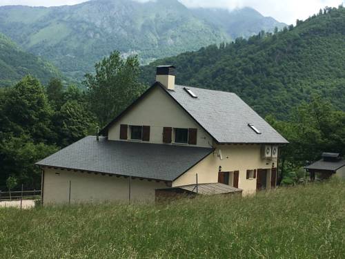 Gite Ballestan : Maisons de vacances proche de Sost
