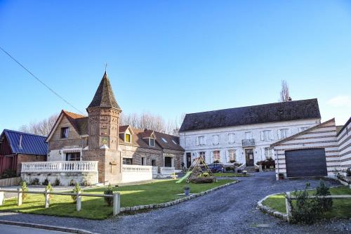 La Tourelle - Gîte de charme entre Arras et Albert : Maisons de vacances proche de Warluzel