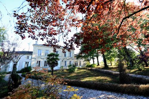 Beautiful Character Stone Property : Villas proche de Mouliets-et-Villemartin