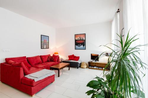 LA JOLIETTE- Spacieux et lumineux, 4 couchages : Appartements proche du 13e Arrondissement de Marseille