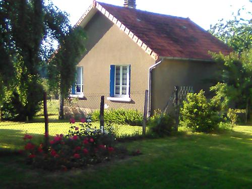 Gîte La Maison de LEA : Maisons de vacances proche de Saint-Agnant-de-Versillat