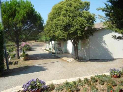 les oliviers : Appartements proche de Cazouls-d'Hérault