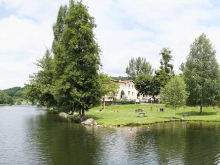 Hotel du Lac Foix : Hotels proche de Calzan