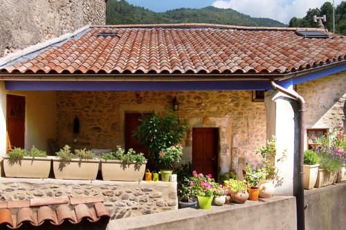 Gîte Le Galta - Maison entiére tout équipée, 2 chambres, SdB avec bain à remous, terrasse privative : Maisons de vacances proche de Beauchastel