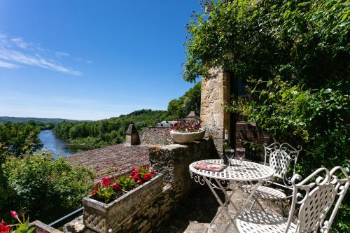 Tibalou in Beynac, offers a breathtaking view over river Dordogne : Maisons de vacances proche de Saint-Vincent-de-Cosse