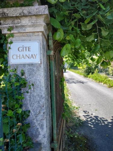 Gite Chanay : Appartements proche de Préty