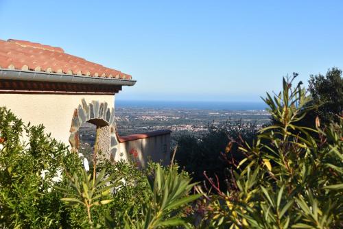 Villa Josephine: Vue magnifique sur mer et montagnes : Maisons de vacances proche de Le Perthus
